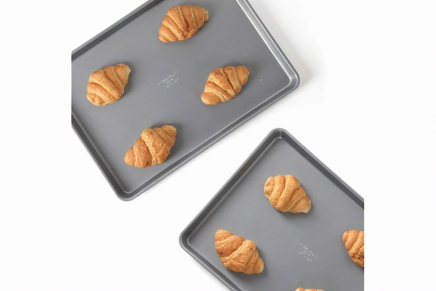 Calphalon Titan Steel Core 2 Piece, 12 x 17 Inch Nonstick Cookie Sheet product image
